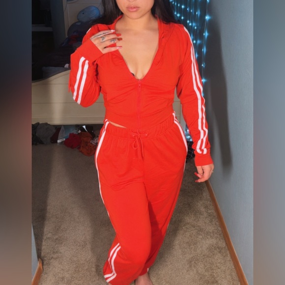 🧹 red two-piece jogger set 🧹 - Picture 1 of 2